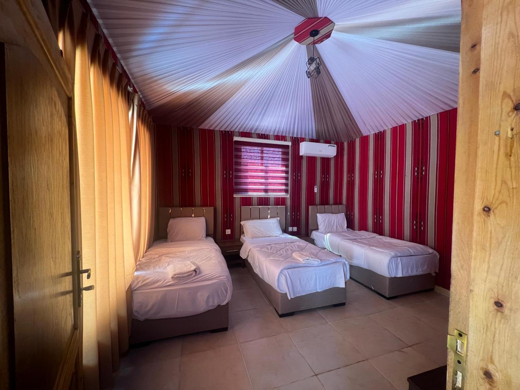 Rum Royal Flower Luxury Camp 와디럼 외부 사진