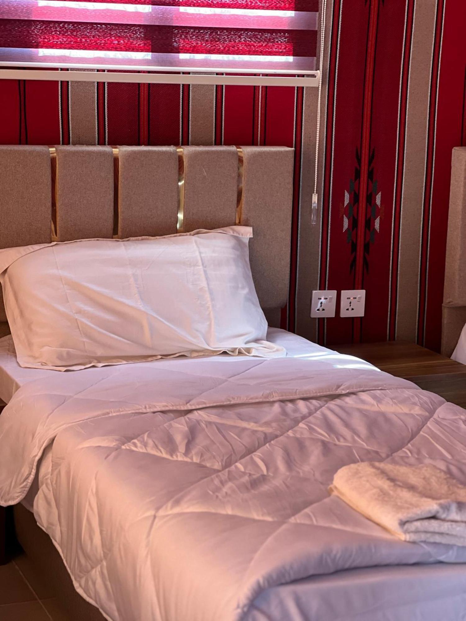 Rum Royal Flower Luxury Camp 와디럼 외부 사진